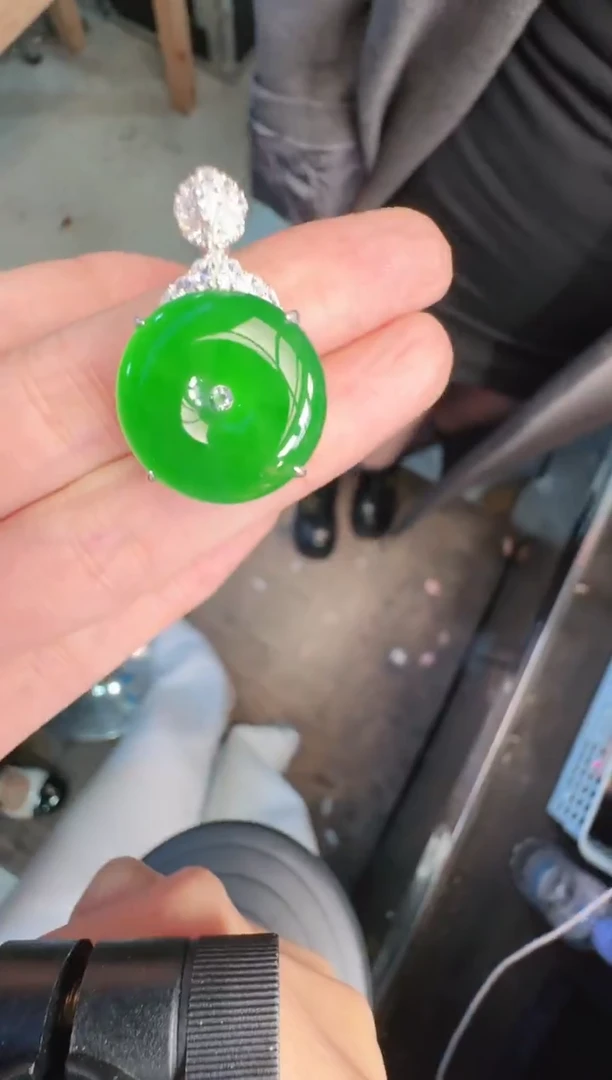 未镶嵌定制翡翠A货有轻微色差属于正常现象，平安扣1