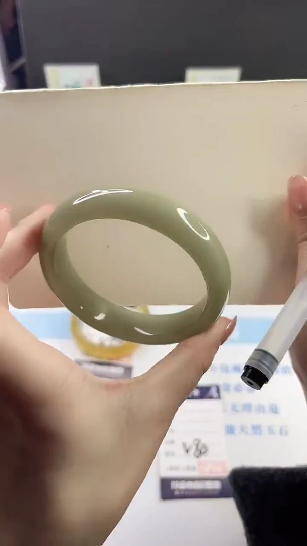 未镶嵌手镯石英质玉多样性发货V80