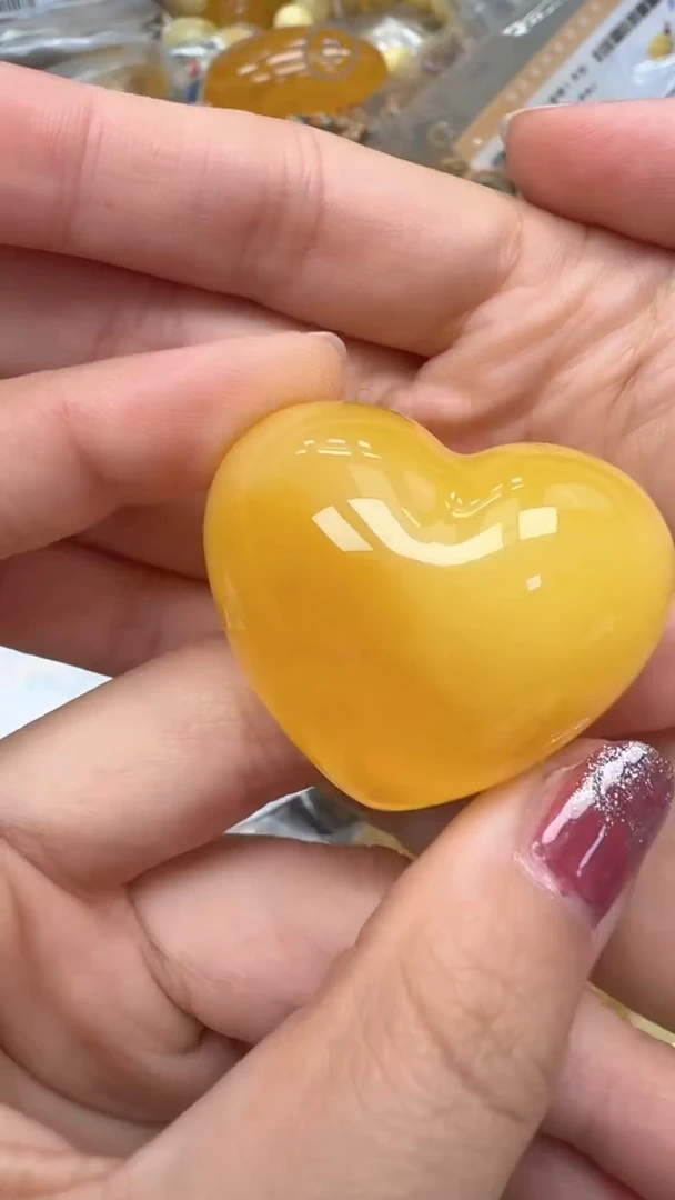 裸石琥珀未镶嵌如图