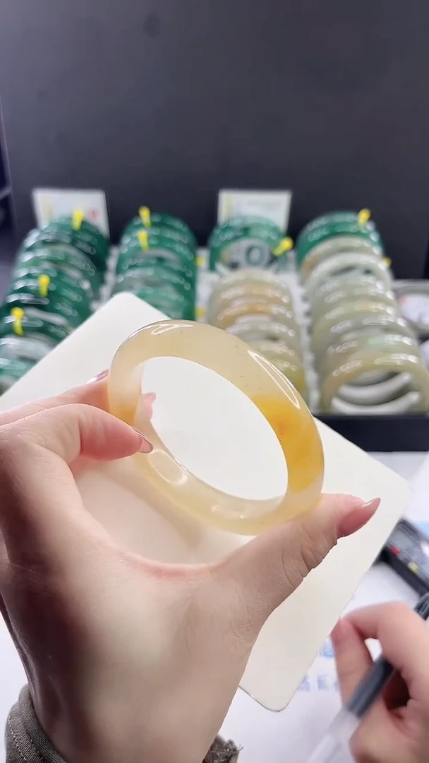 未镶嵌手镯石英质玉多样性发货V83