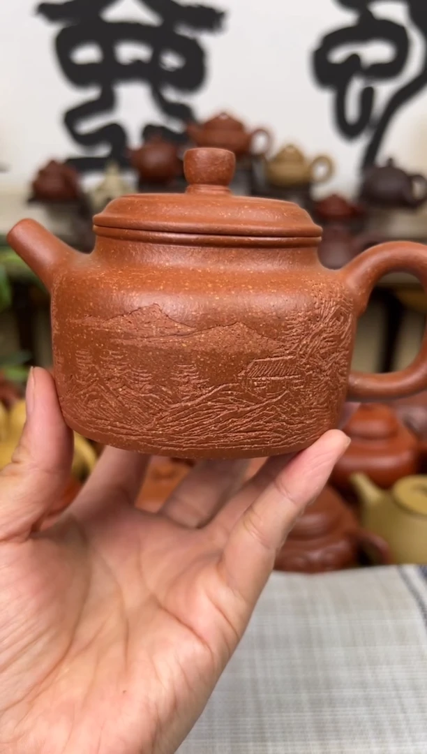 茶壶段泥黄降坡德钟壶刻绘240CC