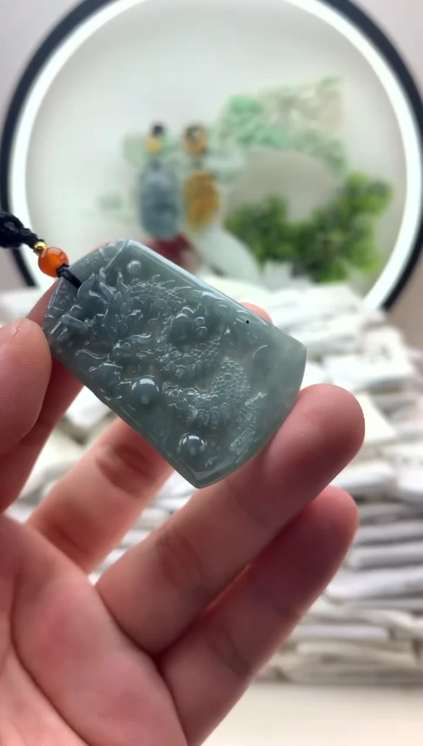 颈饰未镶嵌翡翠不*。挂件