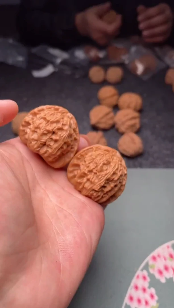 把件文玩核桃a212   白狮子    39尺