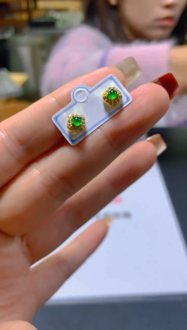 未镶嵌翡翠耳饰多样性发一