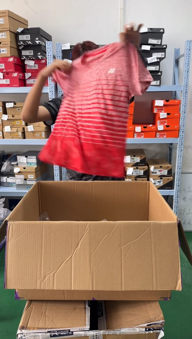 序号41尤尼克斯女款短袖M码