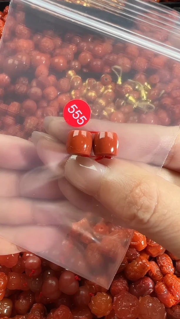 颈饰未镶嵌南红玛瑙1