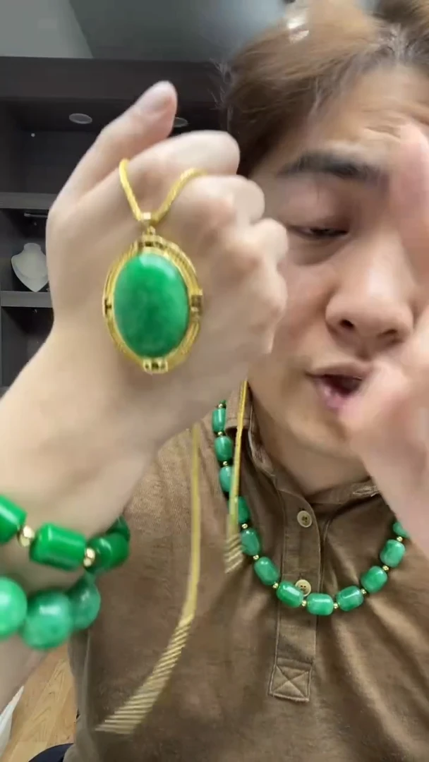 翡翠未镶嵌颈饰高端时尚厚托鸽子蛋吊坠