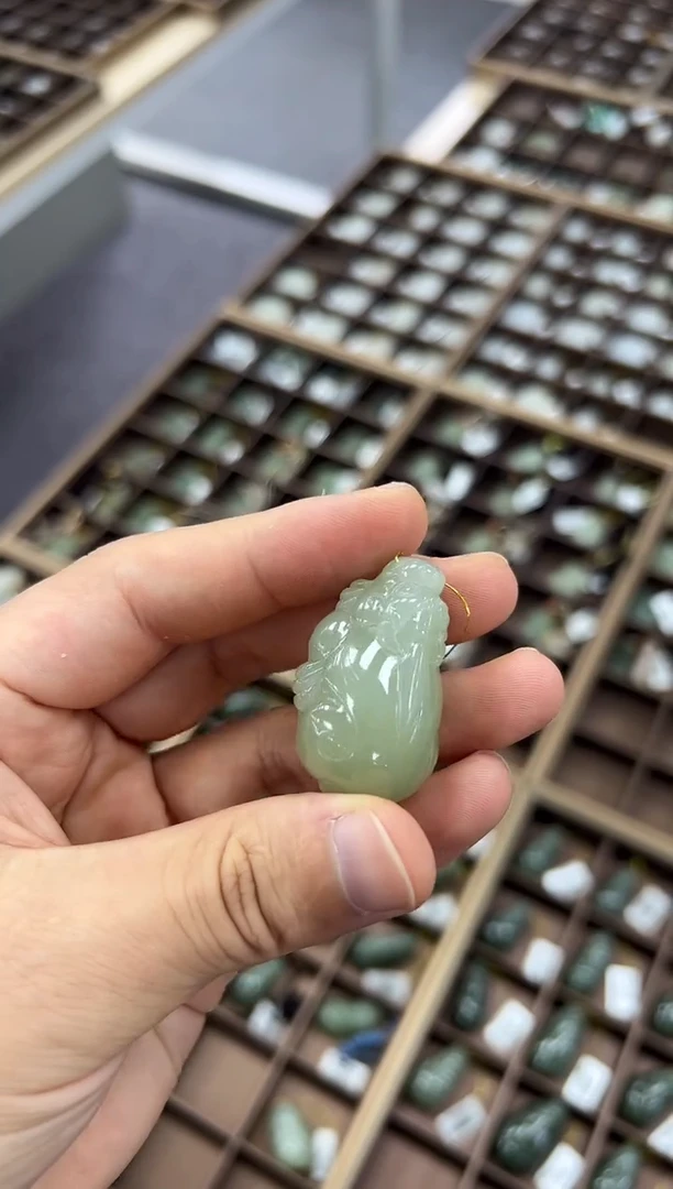 颈饰未镶嵌和田玉貔貅