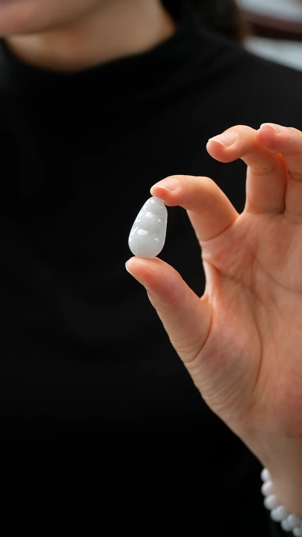 颈饰未镶嵌翡翠福豆