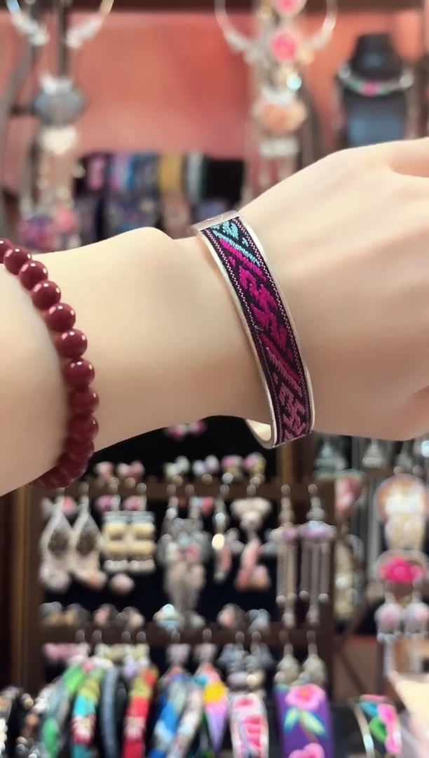 织绣 云织谣民族风精美饰品   282