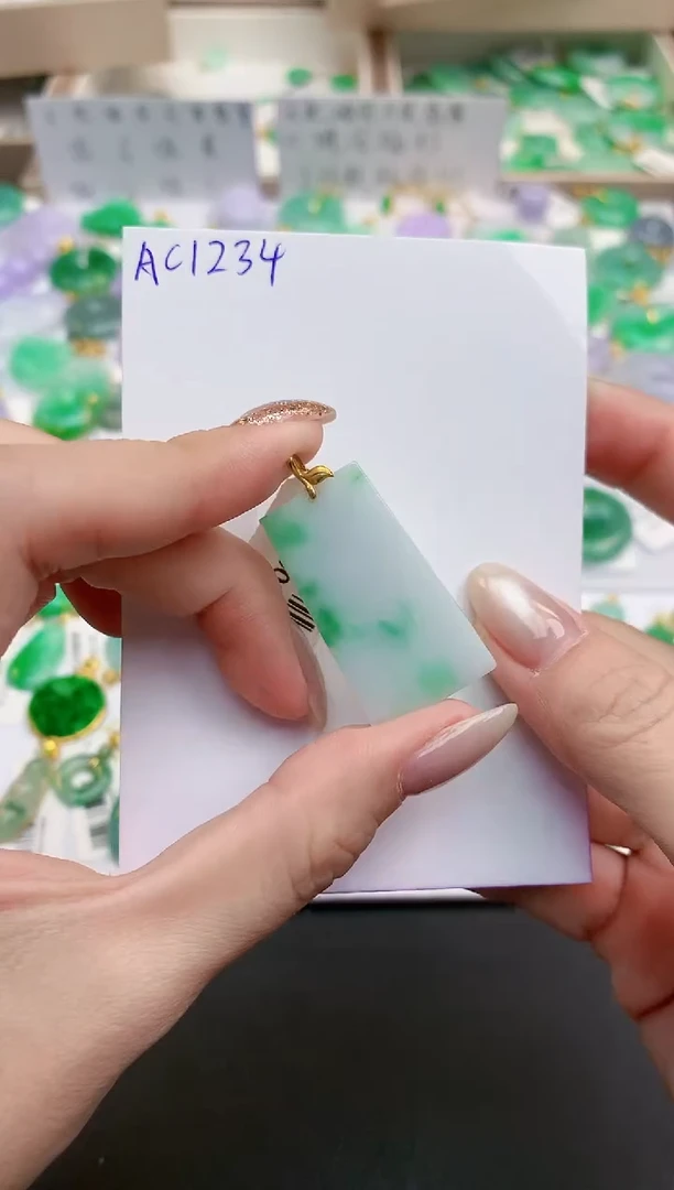 颈饰18K金镶嵌翡翠天然缅甸A货翡翠