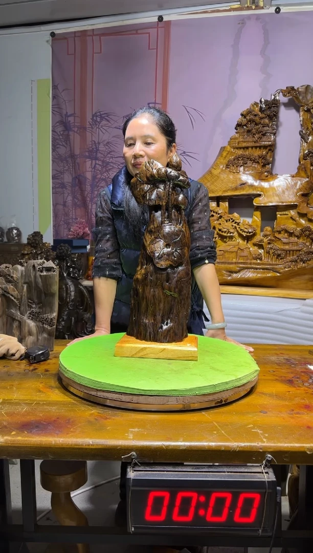 金丝楠猪**水金丝楠木雕刻摆件