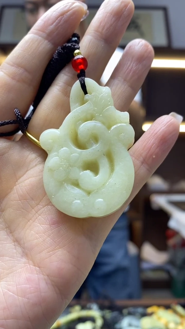 未镶嵌岫玉挂件