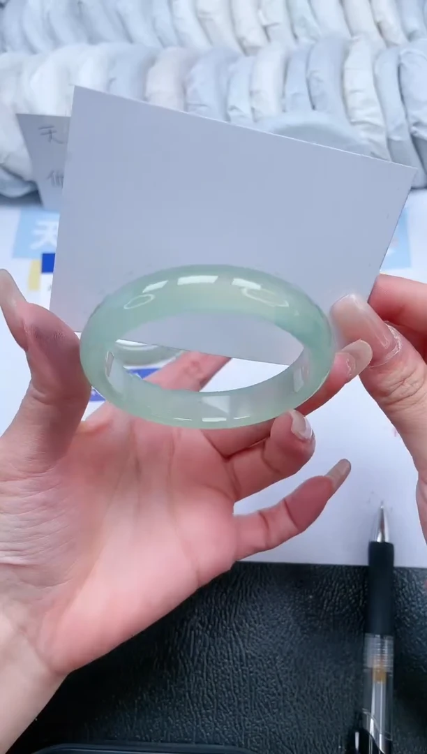 【闪购商品】石英质玉手镯未镶嵌T330-55.6