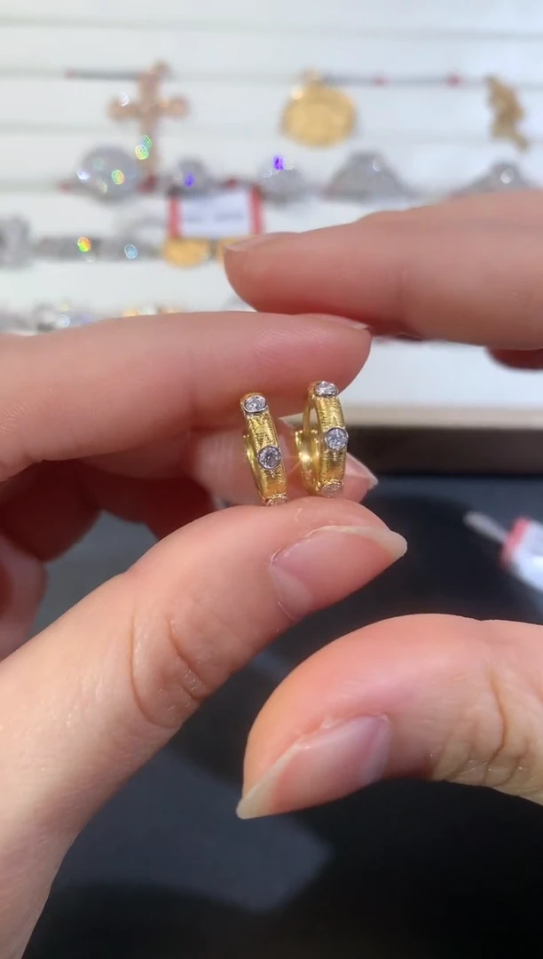 【闪购商品】钻石耳饰18K金镶嵌R175|2980