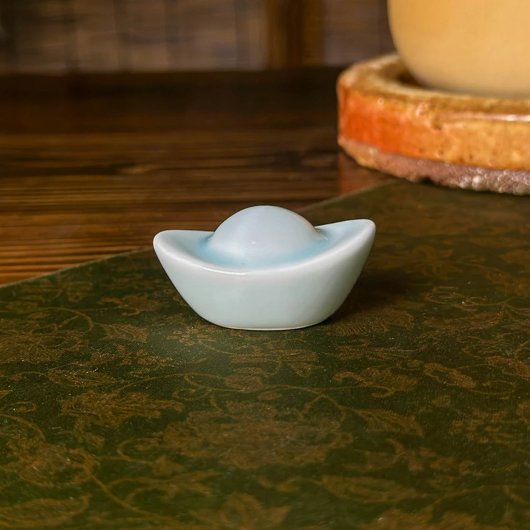 潮玩陶瓷中号影青元宝小摆件陶瓷礼品国潮艺术工艺