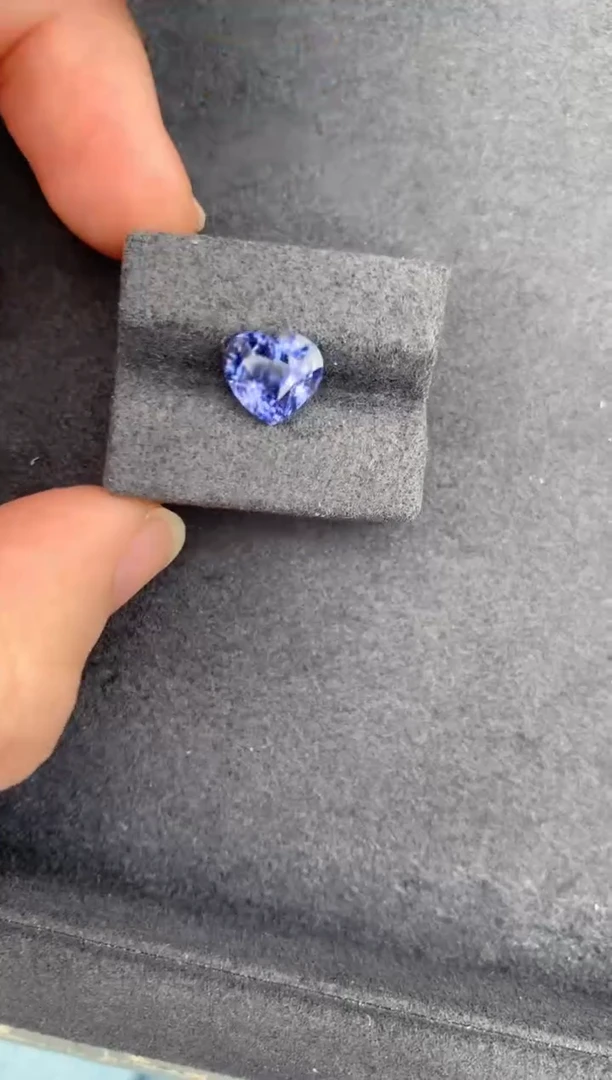 裸石彩色蓝宝石3.1ct紫蓝宝   DG