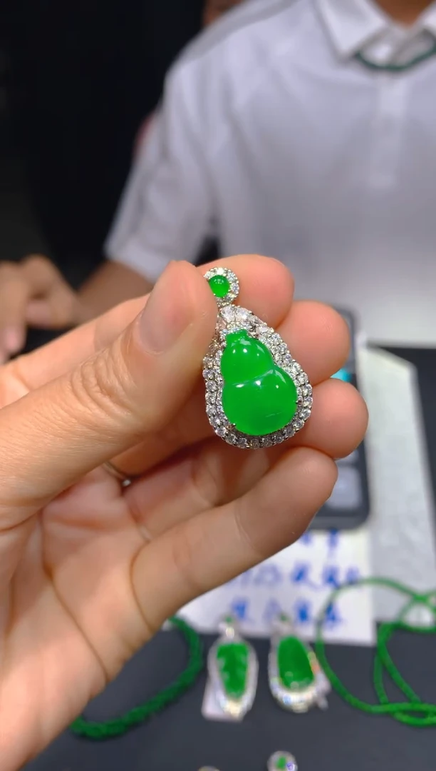 【闪购商品】定制翡翠未镶嵌150多样性发货（发其一）