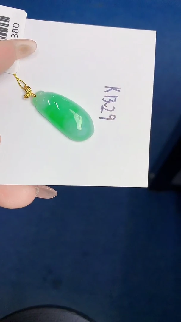 颈饰18K金镶嵌翡翠缅甸天然翡翠A货