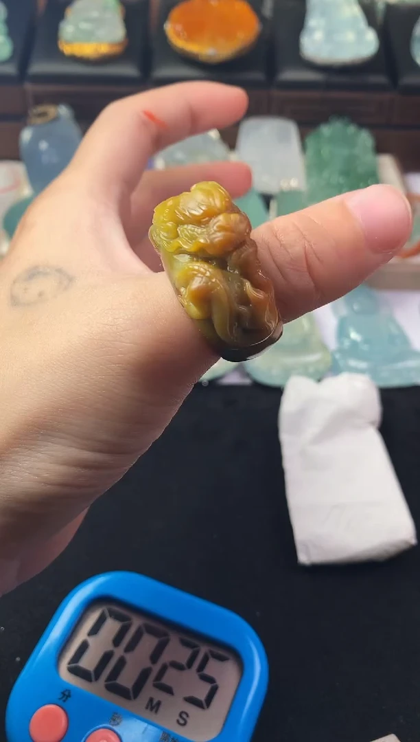 未镶嵌定制翡翠匿**?毛货不退不换