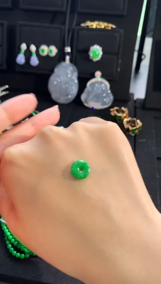【闪购商品】翡翠颈饰未镶嵌吊坠