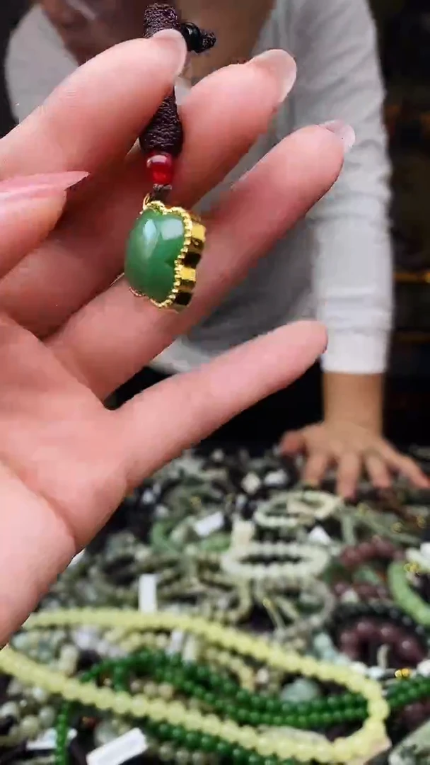 颈饰未镶嵌和田玉多样性发货，拍一发一