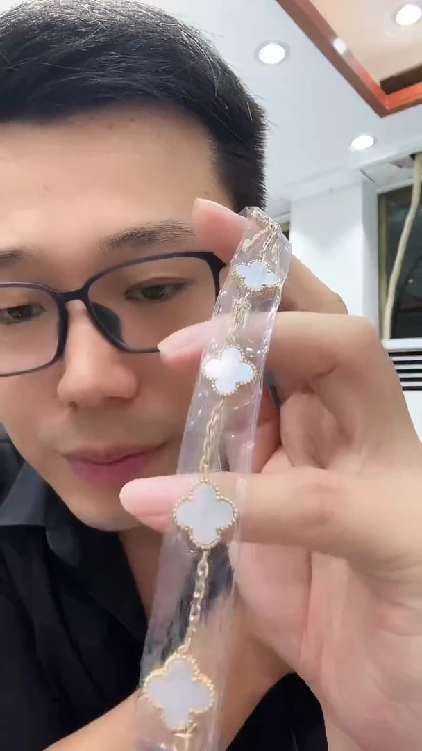 18K金镶嵌贝壳（贝母）手链白色k黄，五花手链