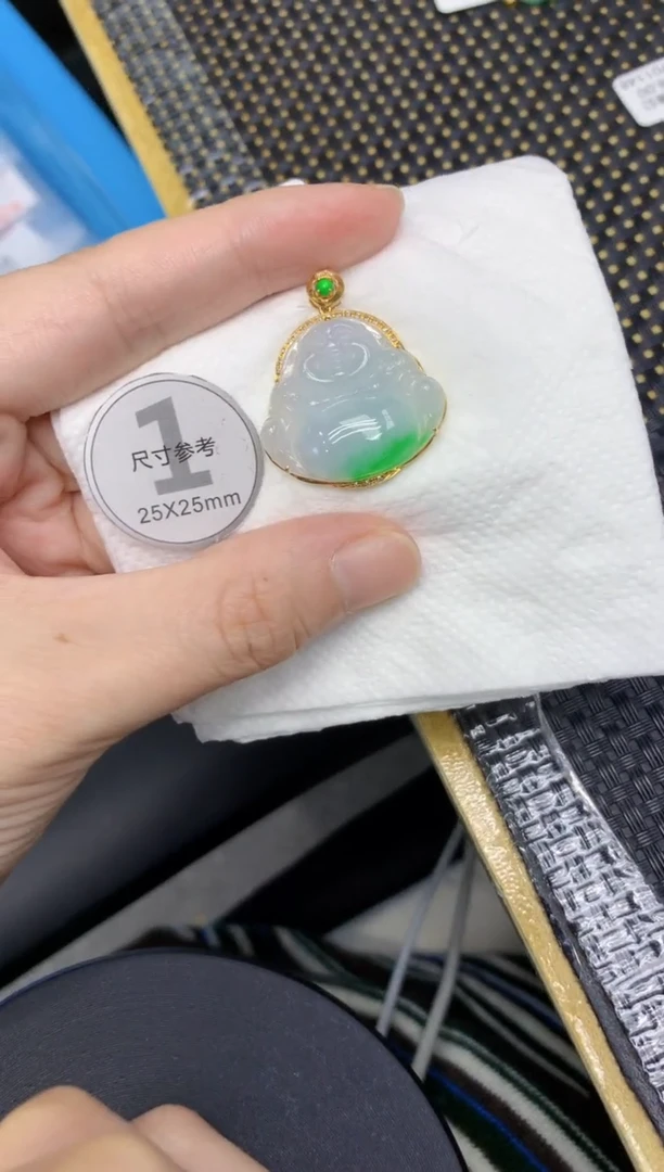 颈饰18K金镶嵌翡翠111111111