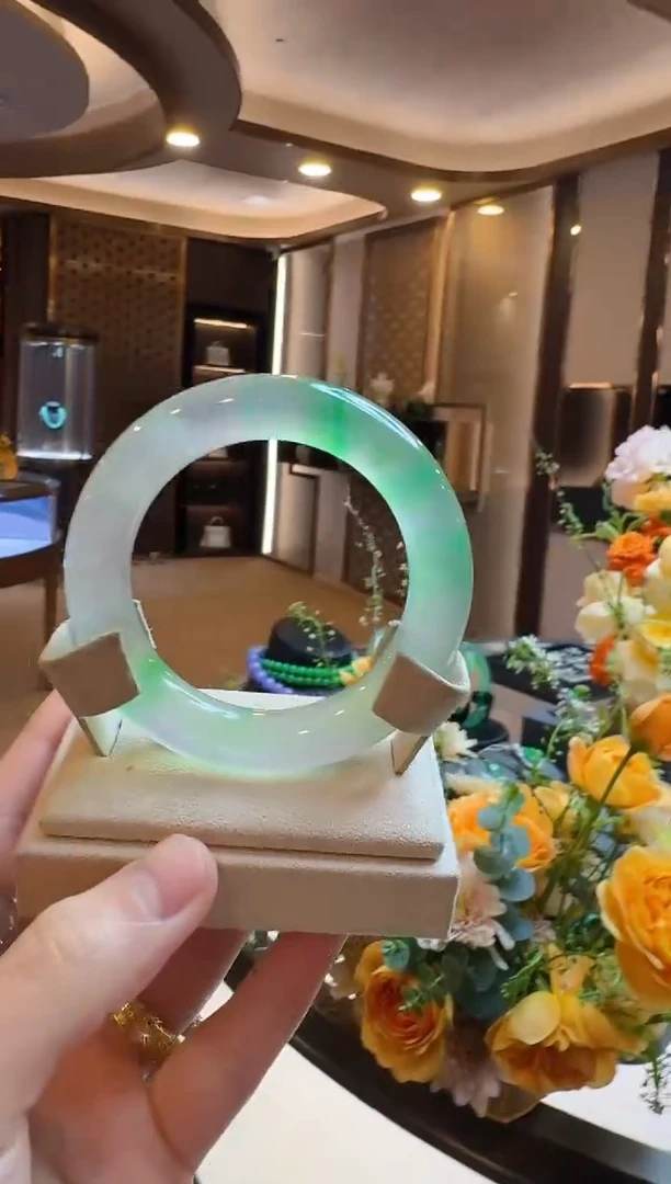 【闪购商品】翡翠手镯未镶嵌（定金）