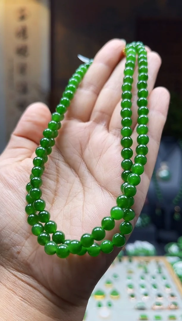 和田玉（碧玉）未镶嵌颈饰用****8±6mm精品辣阳绿108项链