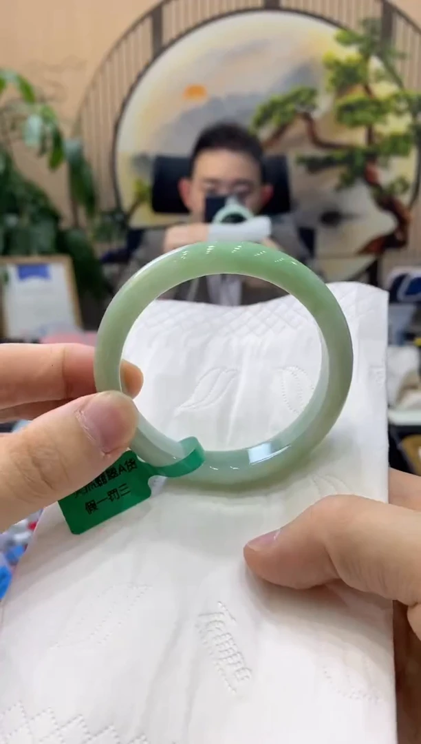 【闪购商品】翡翠手镯未镶嵌00002490