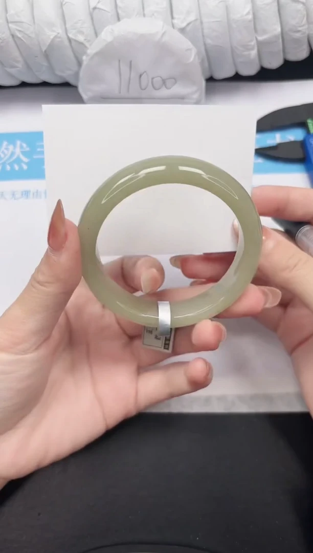 未镶嵌手镯石英质玉114-58.4DK