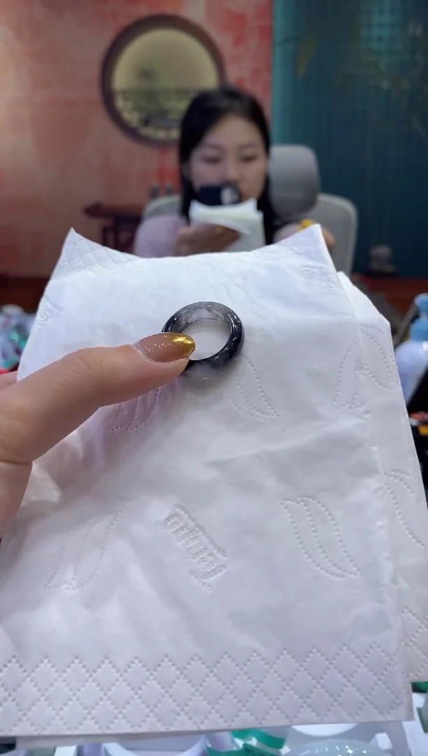 翡翠戒指未镶嵌多人08616