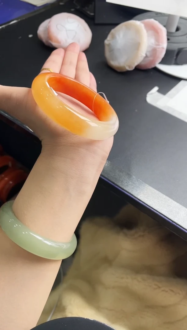 未镶嵌手镯石英质玉j15-HHB57+