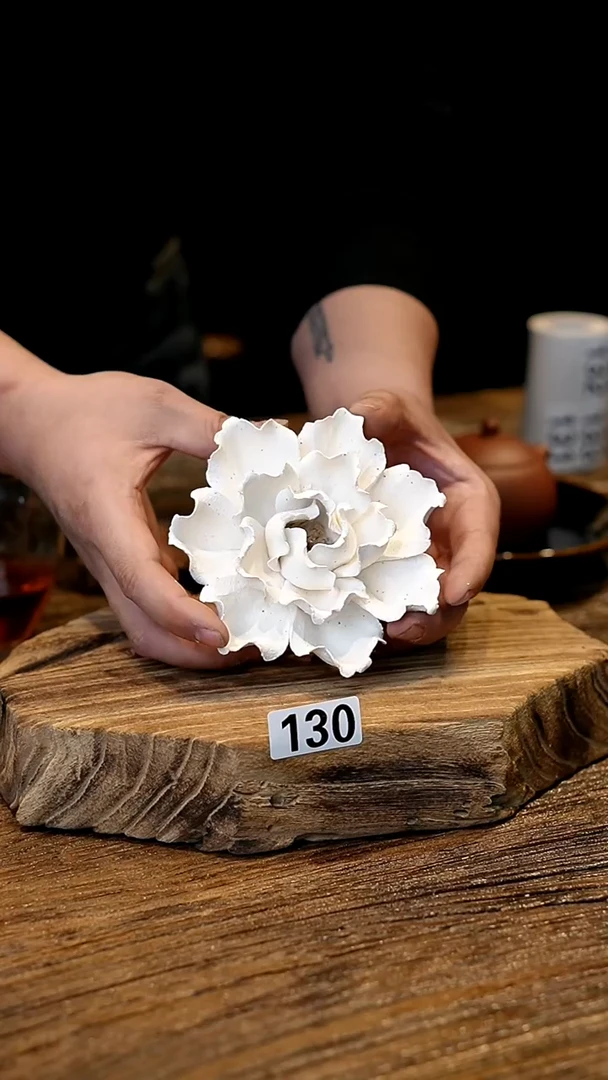 纯白莲花香插纯白莲花香插