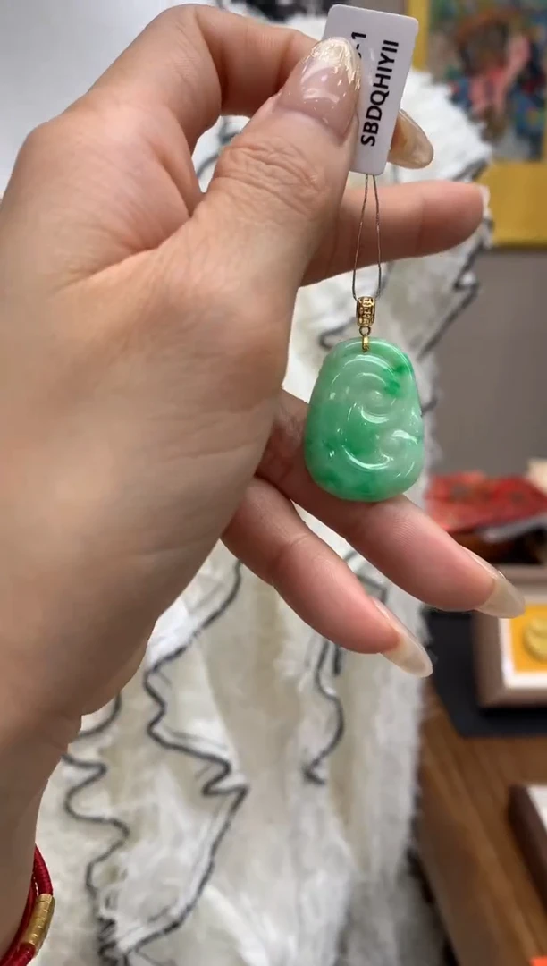 【闪购商品】翡翠颈饰18K金镶嵌如意