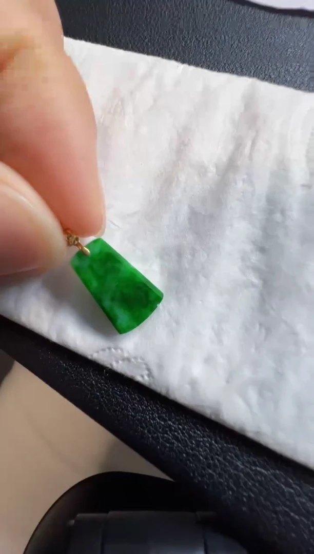 吊坠(不含链)18K金镶嵌翡翠198