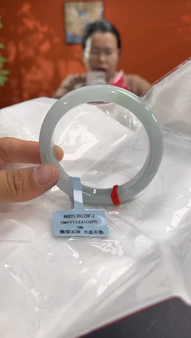 未镶嵌手镯翡翠翡翠手镯