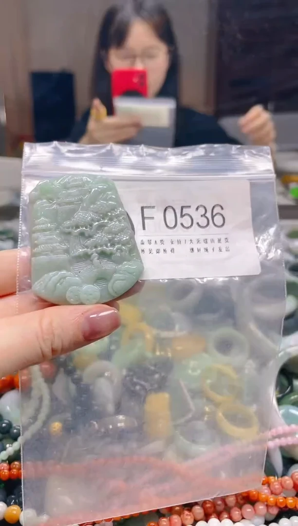 翡翠未镶嵌颈饰/F/翡翠A货一图一物