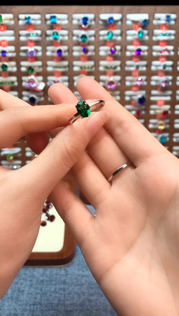 银S925镶嵌戒指石榴石（沙弗莱）.....