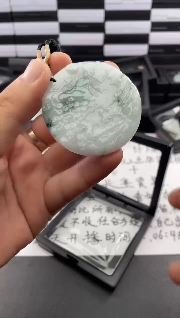 翡翠未镶嵌颈饰..../8/20/ 128