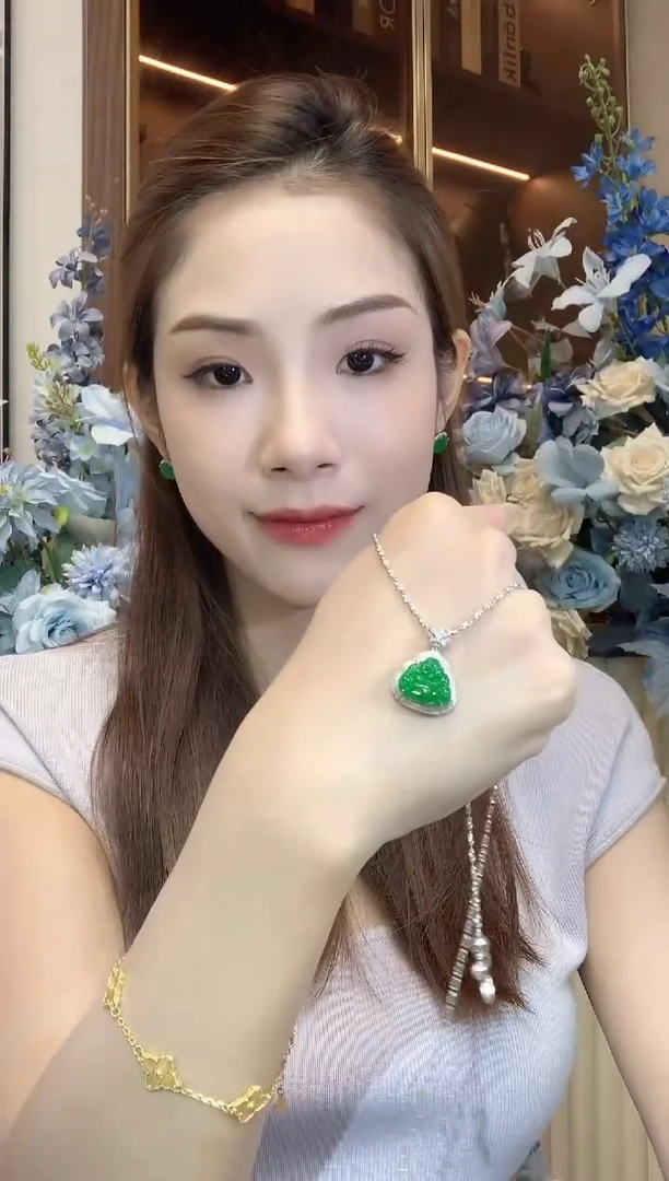 翡翠18K金镶嵌吊坠(不含链)A4翡翠多样性发货一件