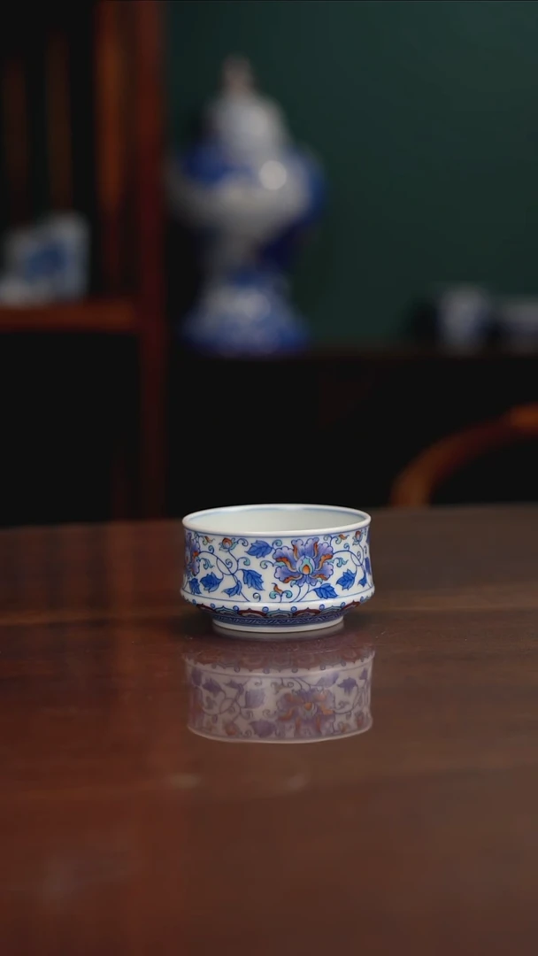 空山明月 新斗彩 缠枝牡丹