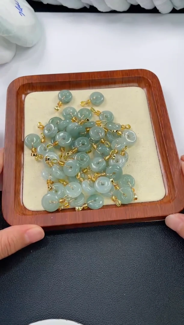 颈饰未镶嵌翡翠2（多样性发一件）