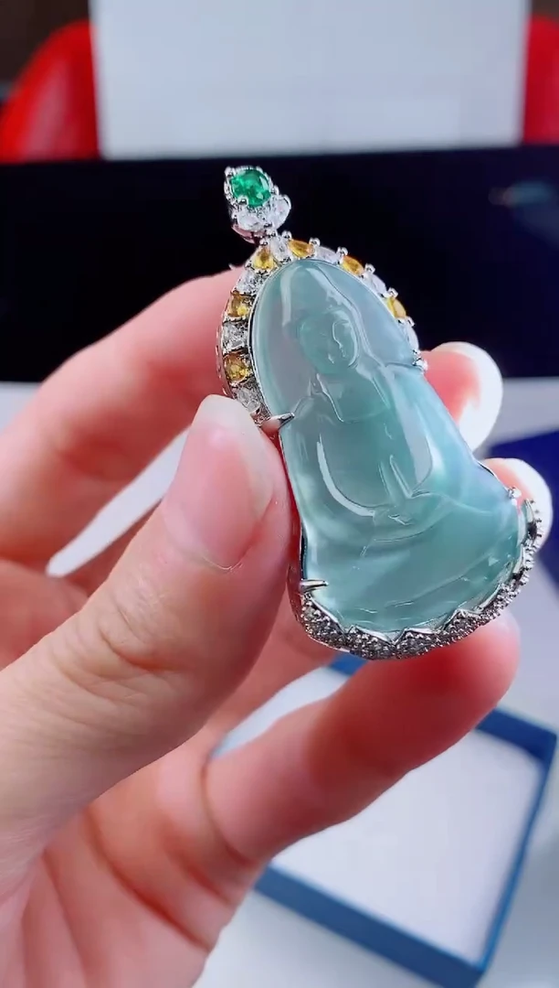 颈饰未镶嵌翡翠