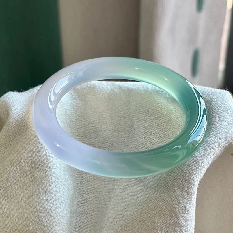 【专属】天然正品半山半水绿玉髓手镯绝美春彩玛瑙送礼物多样性发一