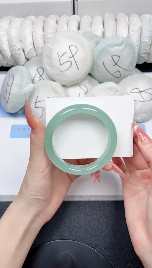 未镶嵌手镯石英质玉76-56.6