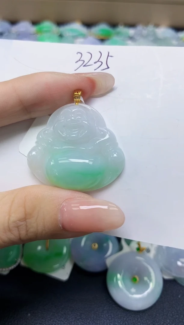 翡翠18K金镶嵌颈饰天然缅甸翡翠A货