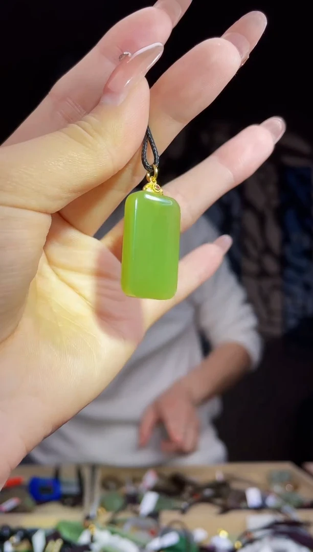 【闪购商品】和田玉颈饰未镶嵌拍一发一