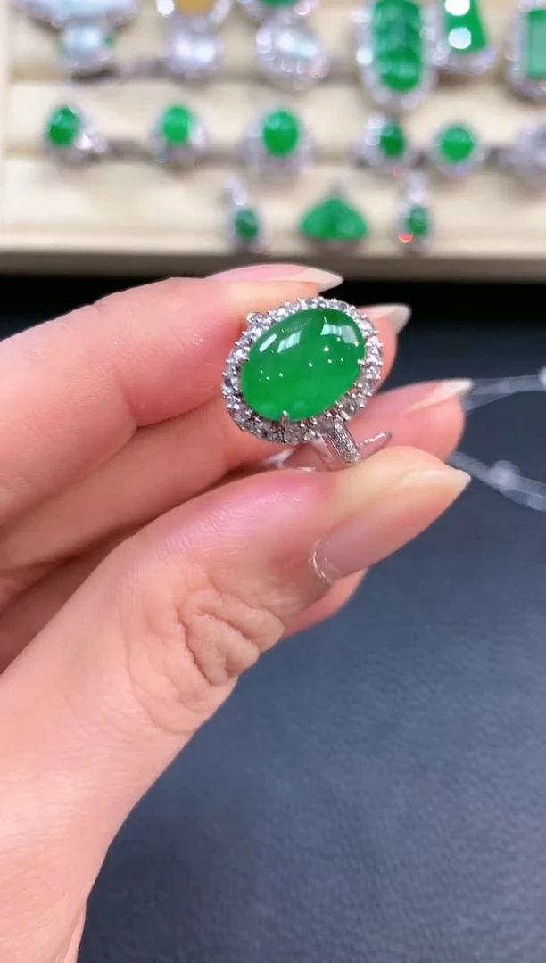 【闪购商品】翡翠戒指18K金镶嵌b93